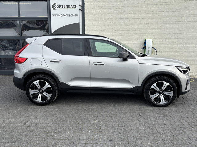Foto 5 van Volvo XC40 1.5 T5 Plug-in hybrid Ultimate Dark | Zwenkbare trekhaak | Panoramadak | Blis | Memory |