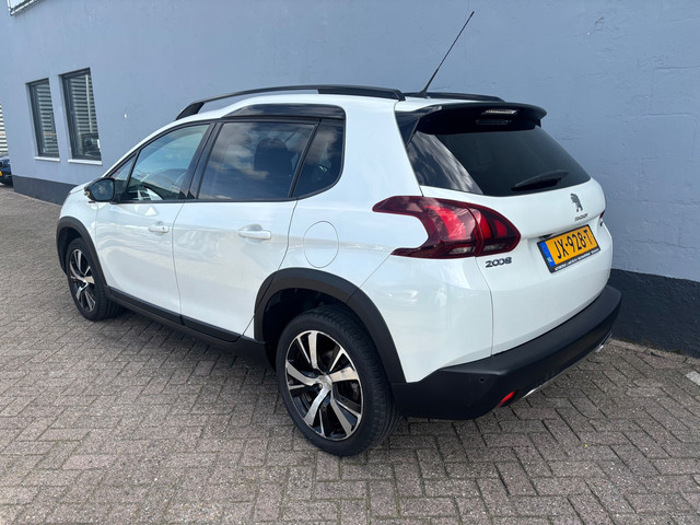 Foto 2 van Peugeot 2008 1.2 PureTech GT-line - Panorama Dak