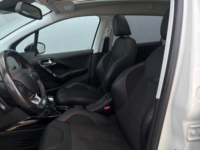Foto 8 van Peugeot 2008 1.2 PureTech GT-line - Panorama Dak
