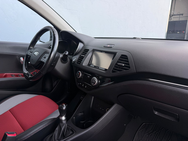 Foto 9 van Kia Picanto 1.2 CVVT SportsLine 5-Deurs - Cruise Control