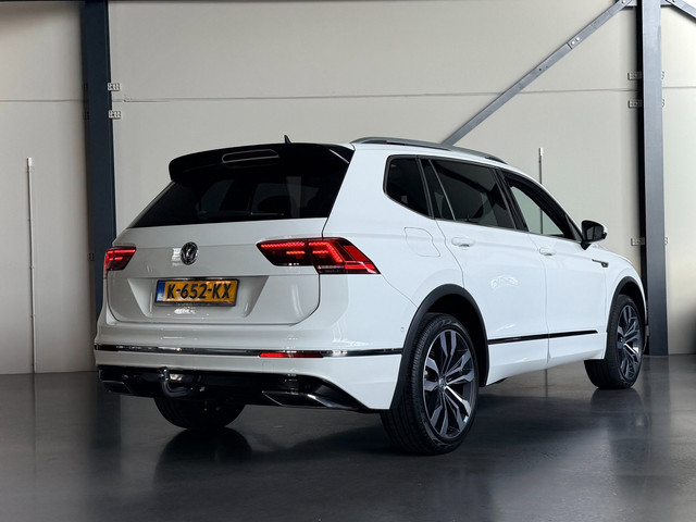 Foto 6 van Volkswagen Tiguan Allspace 1.5 TSI R-Line 7pers, Panodak, ACC, Trekhaak, BTW, Leer, 20", Sfeerverlic