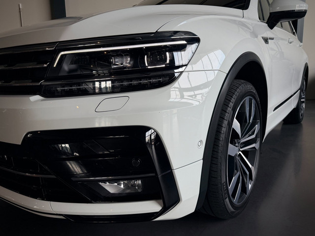 Foto 7 van Volkswagen Tiguan Allspace 1.5 TSI R-Line 7pers, Panodak, ACC, Trekhaak, BTW, Leer, 20", Sfeerverlic