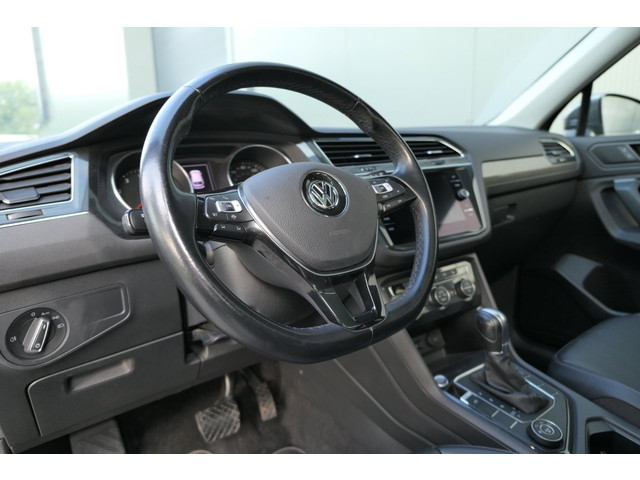 Foto 6 van Volkswagen Tiguan All-Space 2.0 TSI 4Motion Highline Panorama Carplay Stoelverwarming Leder