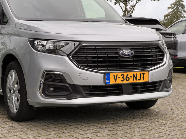 Foto 9 van Ford Transit Connect 1.5 EcoBoost PHEV L2 Limited 150 pk | DEMO | Laadvloerbescherming, hout,Driver