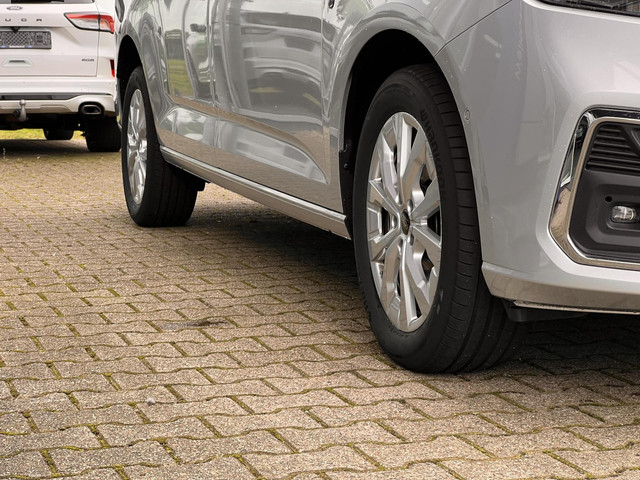 Foto 8 van Ford Transit Connect 1.5 EcoBoost PHEV L2 Limited 150 pk | DEMO | Laadvloerbescherming, hout,Driver