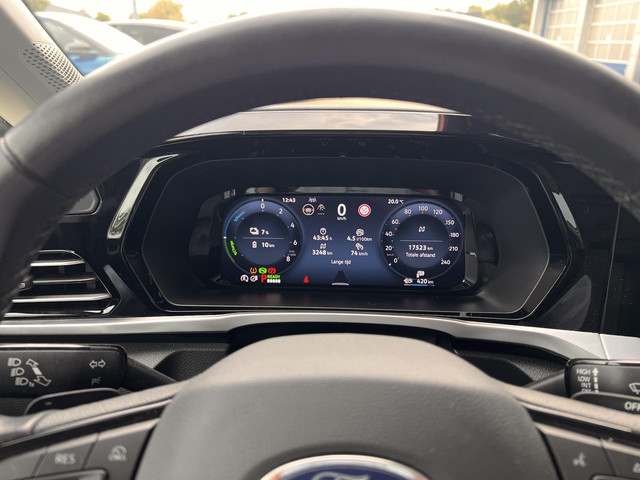 Foto 4 van Ford Transit Connect 1.5 EcoBoost PHEV L2 Limited 150 pk | DEMO | Laadvloerbescherming, hout,Driver
