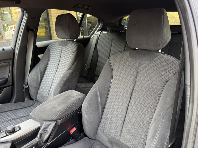 Foto 7 van BMW 1-serie 120i M Sport Edition Automaat Climate Control Led Carplay