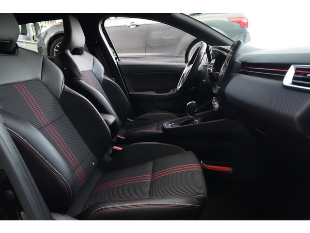 Foto 10 van Renault Clio 1.3 TCe R.S. Line | 131PK | Navigatie | Keyless entry/start | LED koplampen | Renault C