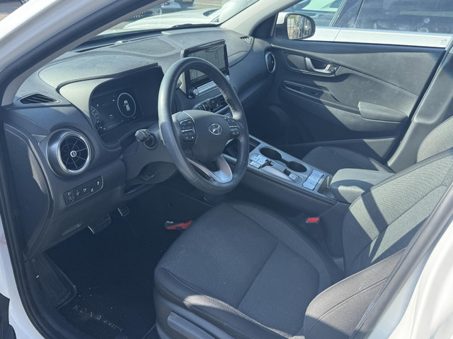 Foto 6 van HYUNDAI KONA EV COMFORT 64 kWh (99% SOH) I AUTOMAAT I TREKHAAK I APPLE CARPLAY I P-CAMERA