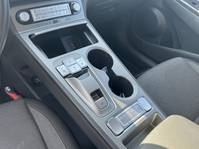 Foto 4 van HYUNDAI KONA EV COMFORT 64 kWh (99% SOH) I AUTOMAAT I TREKHAAK I APPLE CARPLAY I P-CAMERA