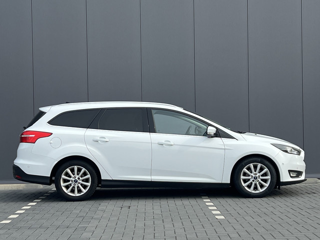 Foto 6 van Ford FOCUS Wagon 1.0 Titanium Edition | Winter Pack! | Navi
