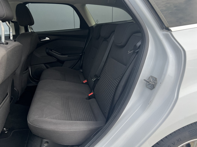 Foto 5 van Ford FOCUS Wagon 1.0 Titanium Edition | Winter Pack! | Navi