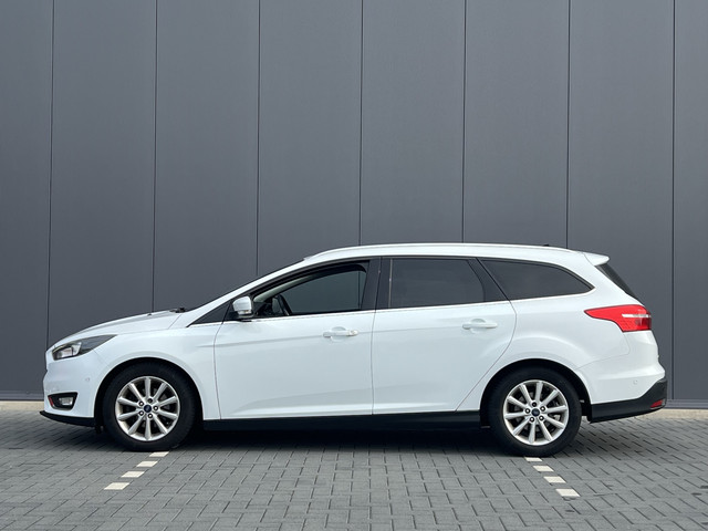 Foto 3 van Ford FOCUS Wagon 1.0 Titanium Edition | Winter Pack! | Navi