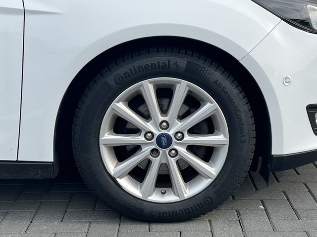Foto 2 van Ford FOCUS Wagon 1.0 Titanium Edition | Winter Pack! | Navi