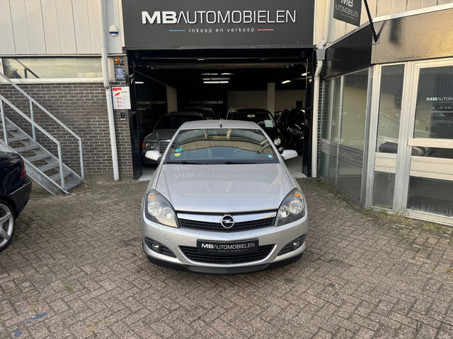 Foto 9 van Opel Astra TwinTop 1.8 Cosmo/1 jr APK/ Camera/Nap/LM Velgen//Mooie auto!