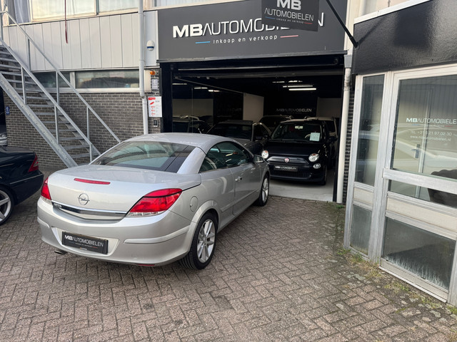 Foto 7 van Opel Astra TwinTop 1.8 Cosmo/1 jr APK/ Camera/Nap/LM Velgen//Mooie auto!