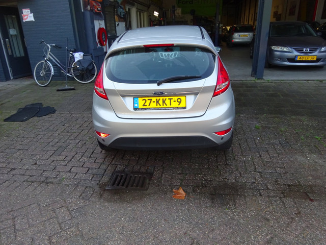 Foto 3 van Ford Fiesta 1.25 Titanium MET APK AIRCO WERKT