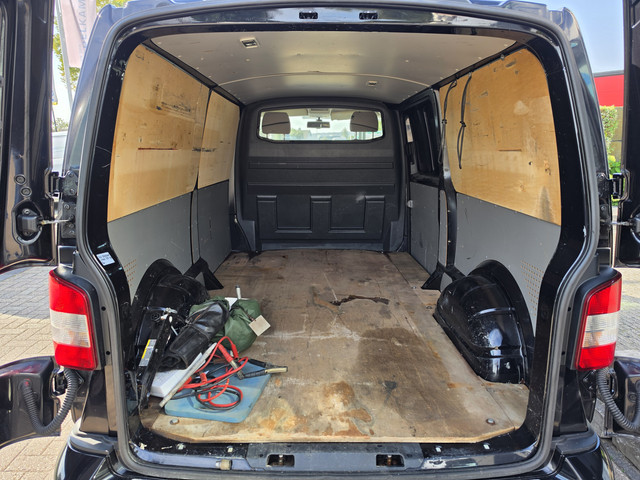 Foto 7 van Volkswagen Transporter 2.0 TDI L2-H1 Comfortline Automaat 141 PK * NAP * MARGE *