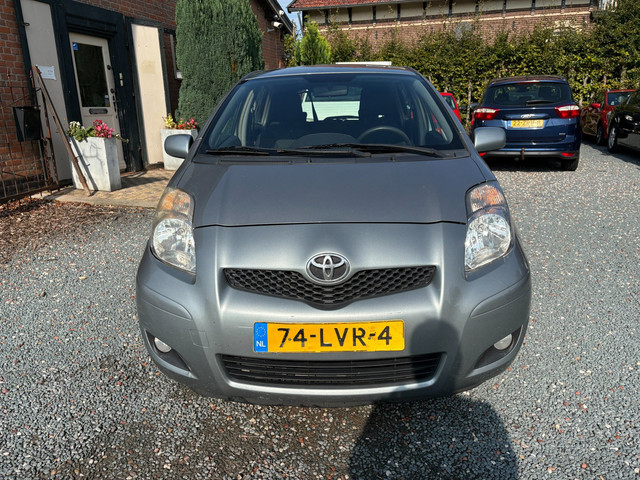 Foto 7 van Toyota Yaris 1.3 VVTi Aspiration ( Automaat + Airco )