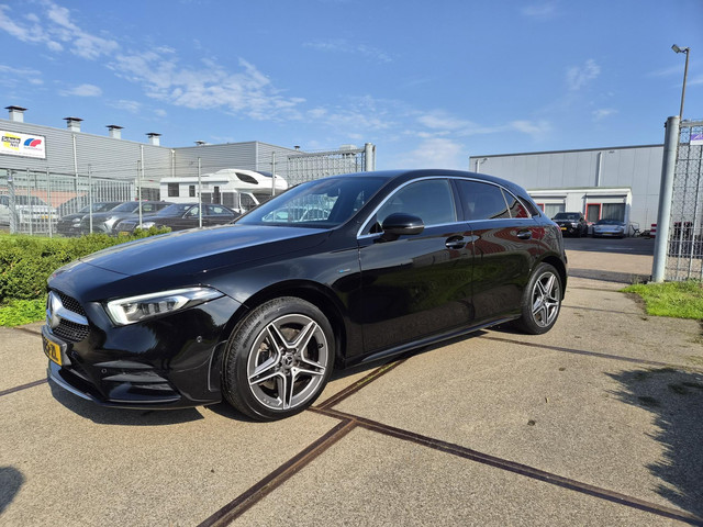 Foto 9 van Mercedes-Benz A-klasse 250 e Business Solution AMG Limited