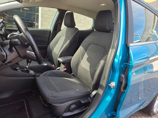 Foto 7 van Ford Fiesta 1.0 EcoBoost Titanium 100PK *Camera*Carplay*Adaptive cruise* voorruit verwarming * Rijkl
