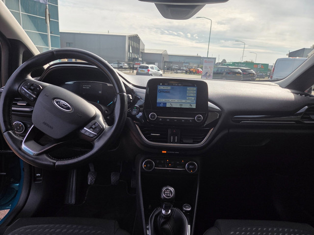 Foto 5 van Ford Fiesta 1.0 EcoBoost Titanium 100PK *Camera*Carplay*Adaptive cruise* voorruit verwarming * Rijkl