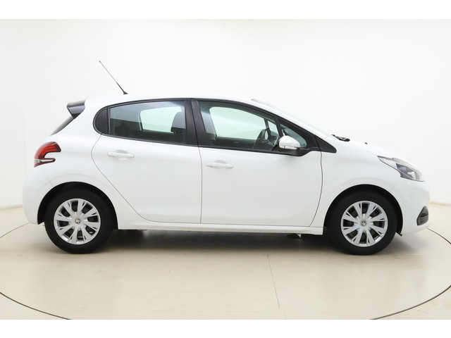Foto 10 van Peugeot 208 1.2 PureTech Active | Airco | Cruise Control | Elektrische ramen voor