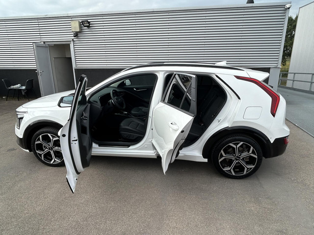 Foto 6 van Kia Niro 1.6 GDi Hybrid ExecutiveLine Full Option! Nederlandse auto, Schuif/kanteldak, 18" Lichtmeta