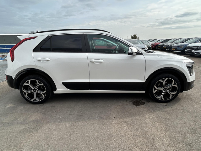 Foto 4 van Kia Niro 1.6 GDi Hybrid ExecutiveLine Full Option! Nederlandse auto, Schuif/kanteldak, 18" Lichtmeta