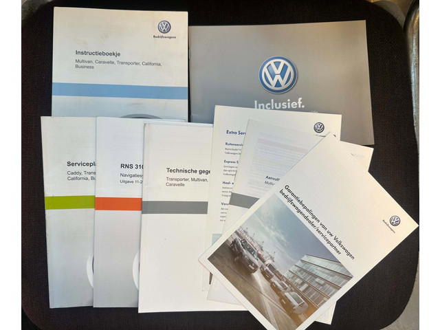 Foto 10 van Volkswagen Transporter 2.0 TDI L1H1 BMT 140 PK Marge