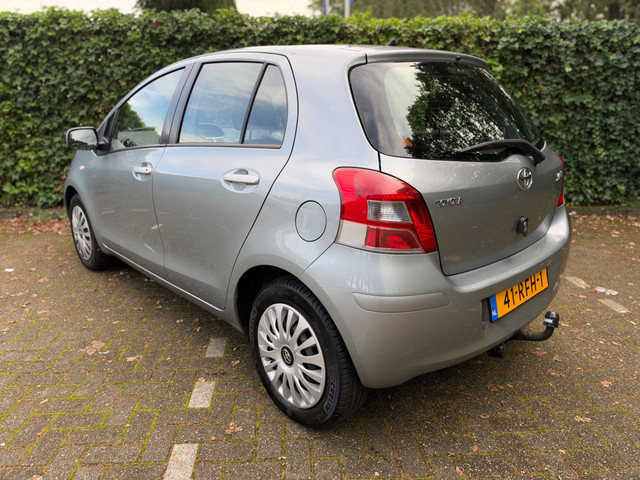 Foto 4 van Toyota Yaris 1.3 VVTi Aspiration Automaat|1e Eigenaar|Cruise|Trekhaak|Volledig onderhouden