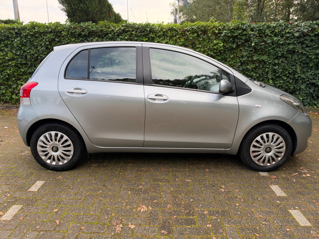 Foto 7 van Toyota Yaris 1.3 VVTi Aspiration Automaat|1e Eigenaar|Cruise|Trekhaak|Volledig onderhouden