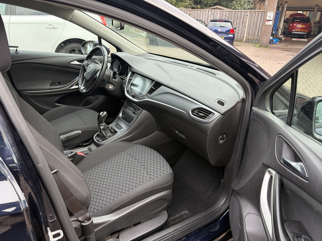 Foto 3 van Opel Astra Sports Tourer 1.0 Online Edition CARPLAY NAVI PDC