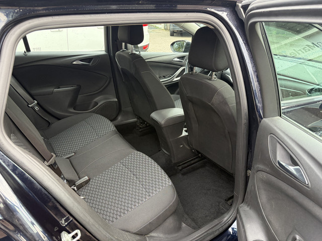 Foto 2 van Opel Astra Sports Tourer 1.0 Online Edition CARPLAY NAVI PDC