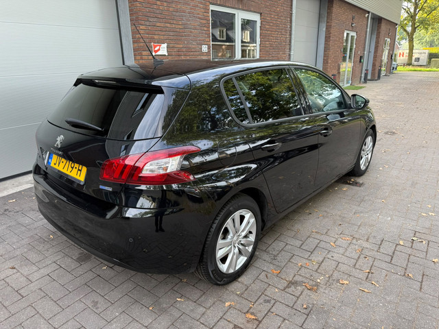 Foto 2 van Peugeot 308 1.2 PureTech PANO|AIRCO|NEW APK|CAMERA