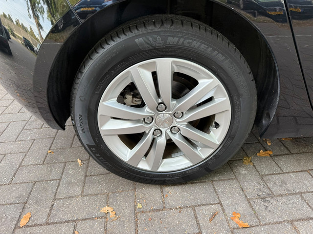 Foto 5 van Peugeot 308 1.2 PureTech PANO|AIRCO|NEW APK|CAMERA