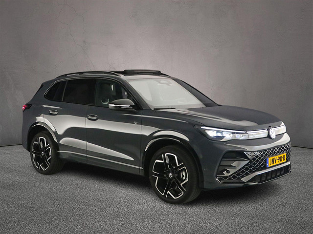 Volkswagen Tiguan R-Line Edition 1.5 TSI eHybrid 272pk DSG Automaat Trekhaak, Panoramadak, Black Sty