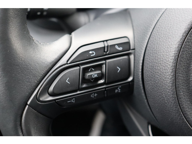 Foto 2 van Toyota Yaris Cross 1.5 Hybrid 115 Dynamic Limited, Parkeersensoren, Stuurverwarming,