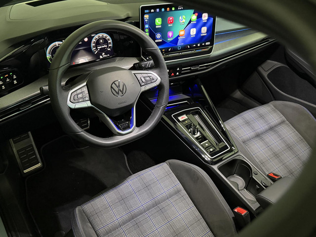 Foto 8 van Volkswagen Golf 1.5 eHybrid GTE 272PK SOH 96% | Adaptive cruise | Head-up | Sfeer | Achteruitrijcame