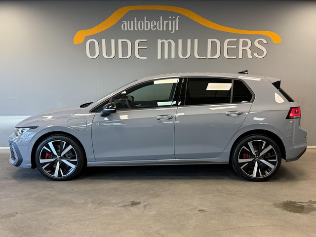 Foto 2 van Volkswagen Golf 1.5 eHybrid GTE 272PK | Adaptive cruise | 360 | Head-up | Sfeer | IQ light |Stoelver