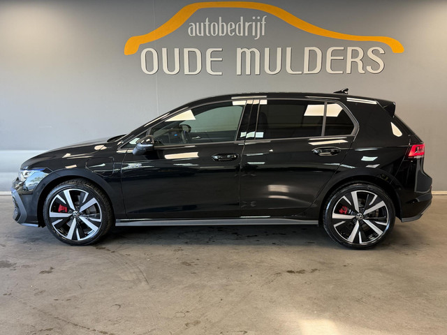 Foto 2 van Volkswagen Golf 1.5 eHybrid GTE SOH 100% | Trekhaak | Adaptive cruise | 360 | Head-up | Sfeer | Stoe