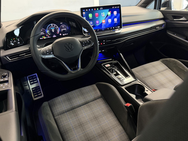 Foto 8 van Volkswagen Golf 1.5 eHybrid GTE SOH 100% | Trekhaak | Adaptive cruise | 360 | Head-up | Sfeer | Stoe