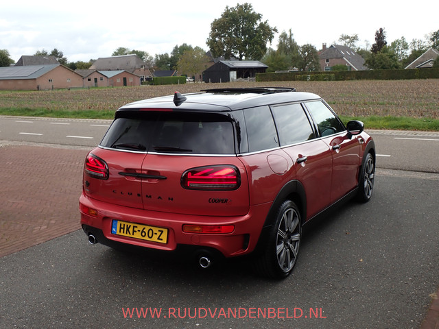 Foto 3 van MINI Clubman 2.0 Cooper S Chili ACC / H&K / TREKHAAK / CAMERA / CARPLAY / KEYLESS