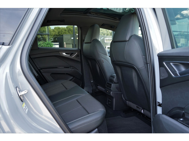 Foto 4 van Audi Q4 Sportback e-tron 40 S-line 204pk Pano Sonos Camera Keyless