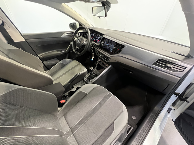 Foto 4 van Volkswagen Polo 1.0 TSI Highline Panoramadak | Navigatie/Android/Apple Carplay | LM Velgen 17" |