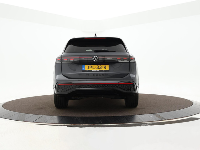 Foto 4 van Volkswagen Tiguan 1.5 eTSI 150pk DSG R-Line Edition · 360 Camera · Apple/Android Car Play · Sfeerver