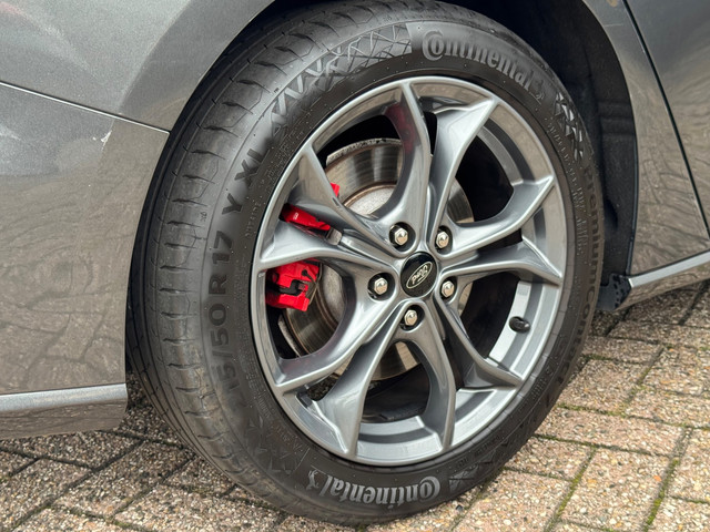 Foto 2 van Ford Focus Wagon 1.0 EcoBoost ST Line 2019 NAVI CLIMA NAP!