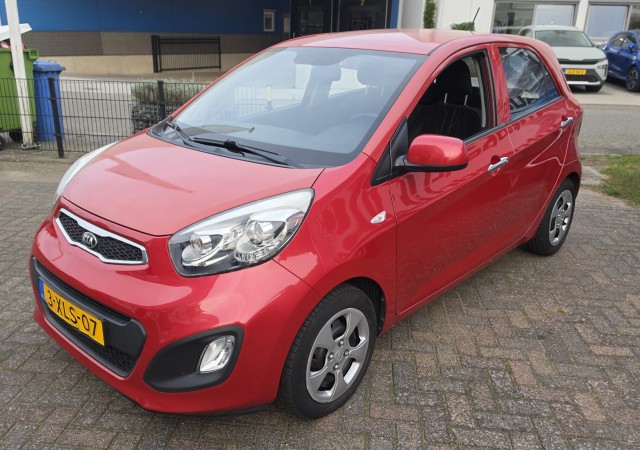 Foto 5 van KIA PICANTO 1.0 Dynamic Line / 5-deurs / Airco