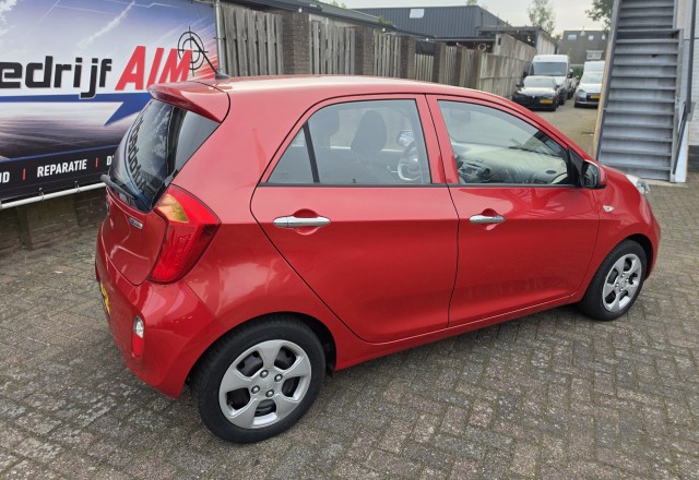 Foto 9 van KIA PICANTO 1.0 Dynamic Line / 5-deurs / Airco