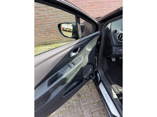 Foto 6 van Renault Clio Estate 0.9 TCe Intens Bose